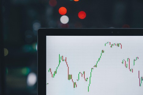 bar graph in red and green on a computer screen